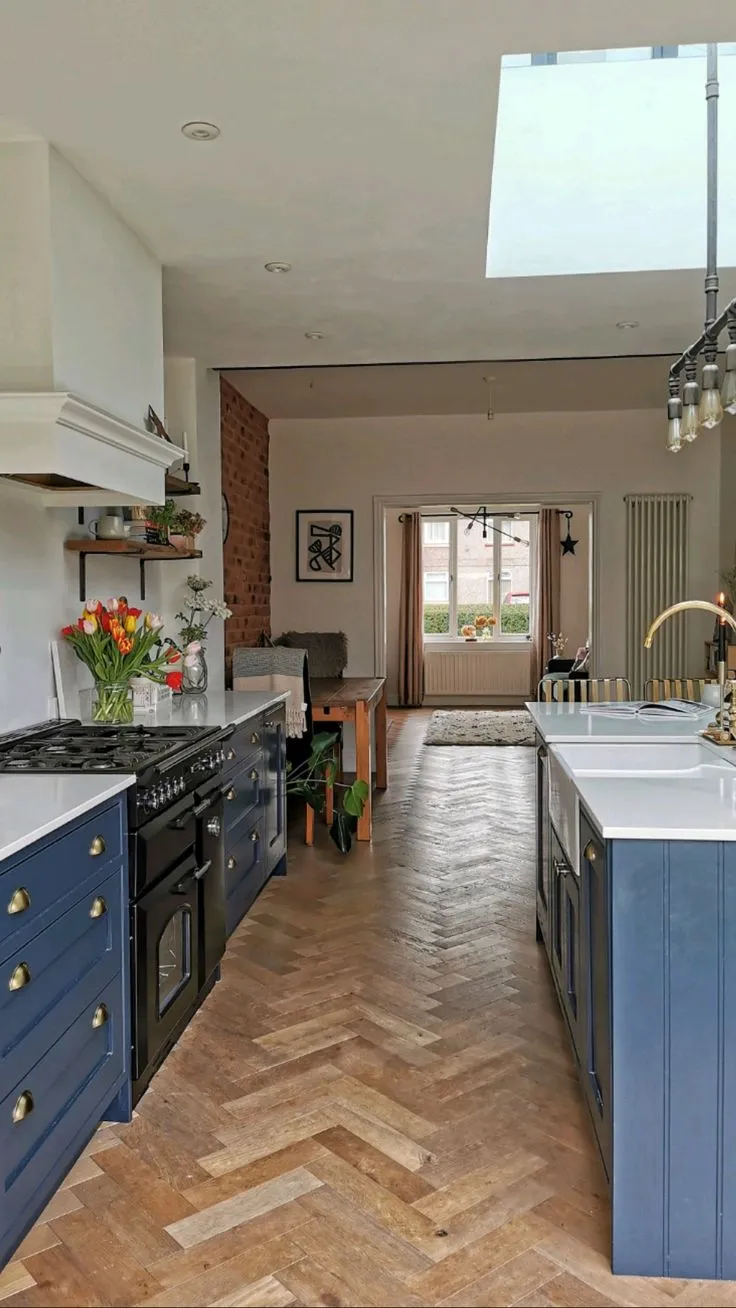 14583 navy kitchen backsplash
