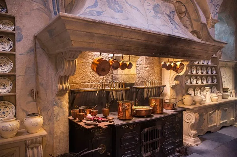 /img/14593-beauty-and-beast-kitchen-image7.webp