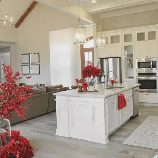 /img/14647-kitchen-lighting-ideas.webp