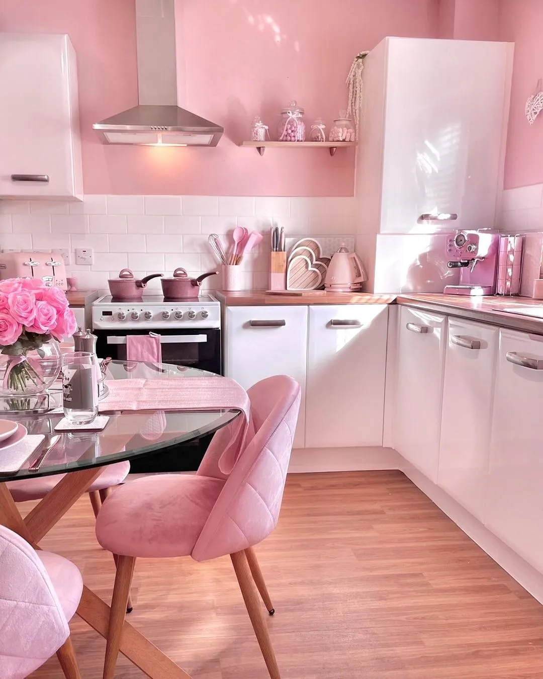 14667 neutral pink kitchen