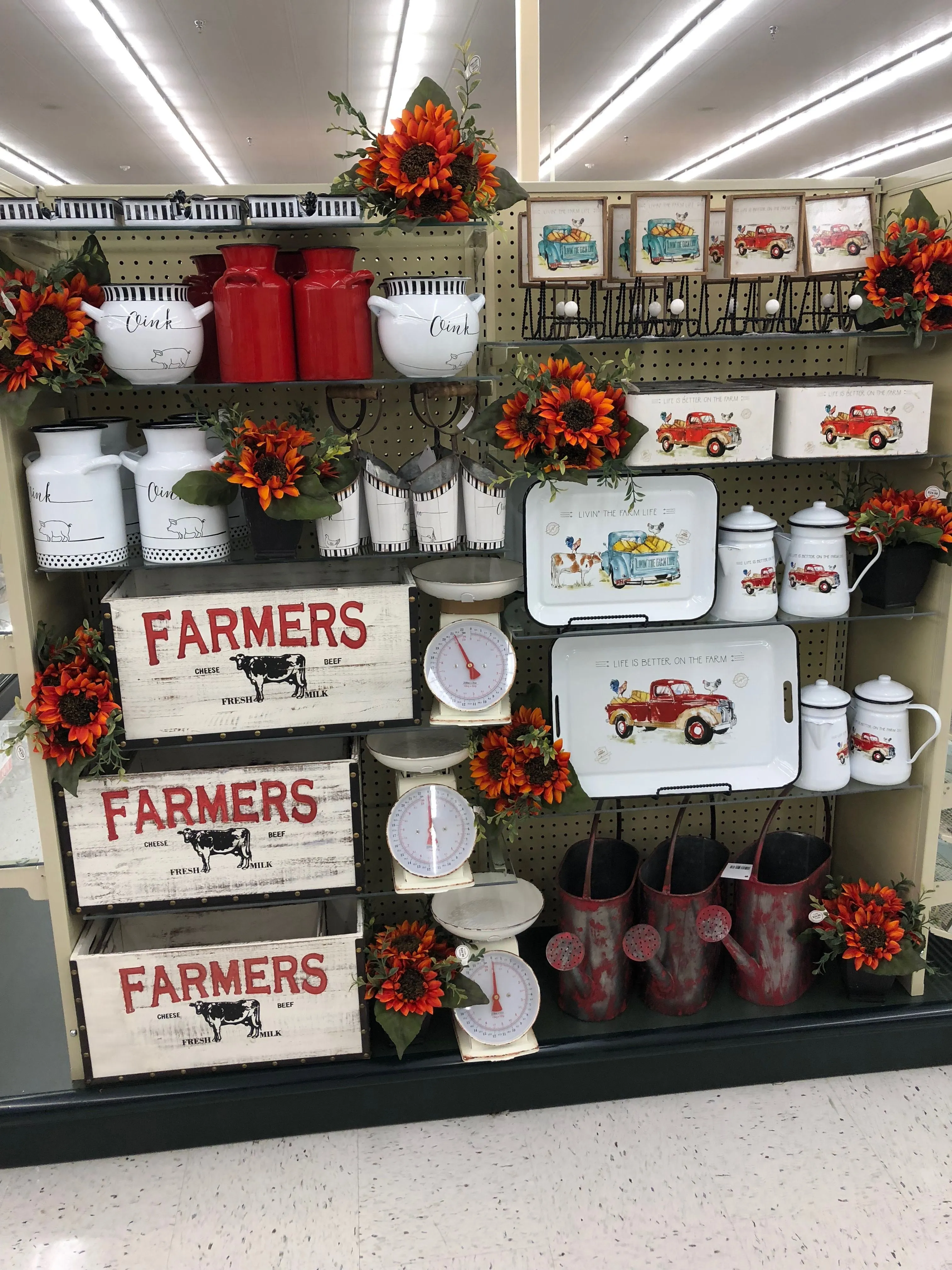 14681 red farmhouse kitchen lighting