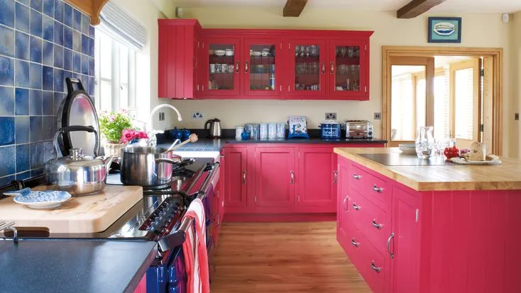 14681 red farmhouse kitchen small