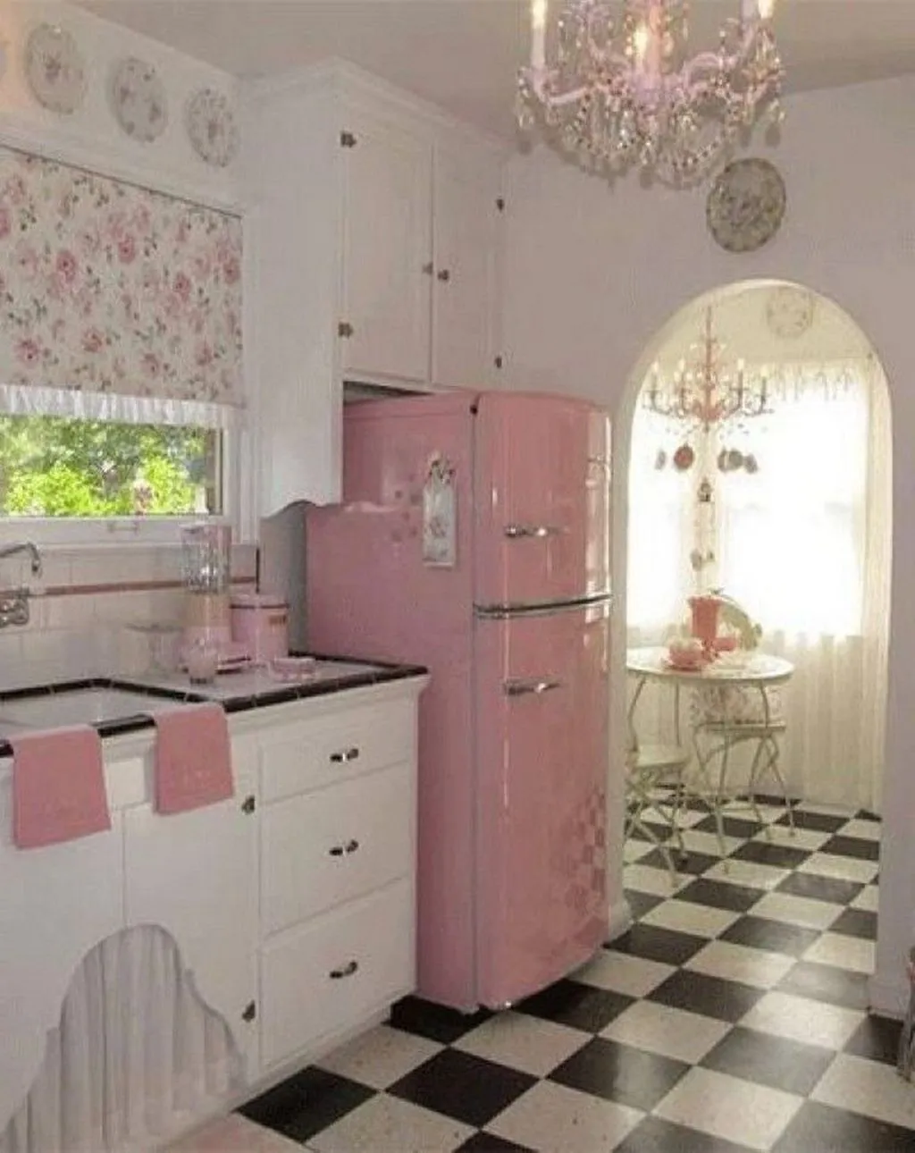 /img/14694-modern-retro-kitchen.webp