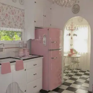 /img/14694-modern-retro-kitchen.webp