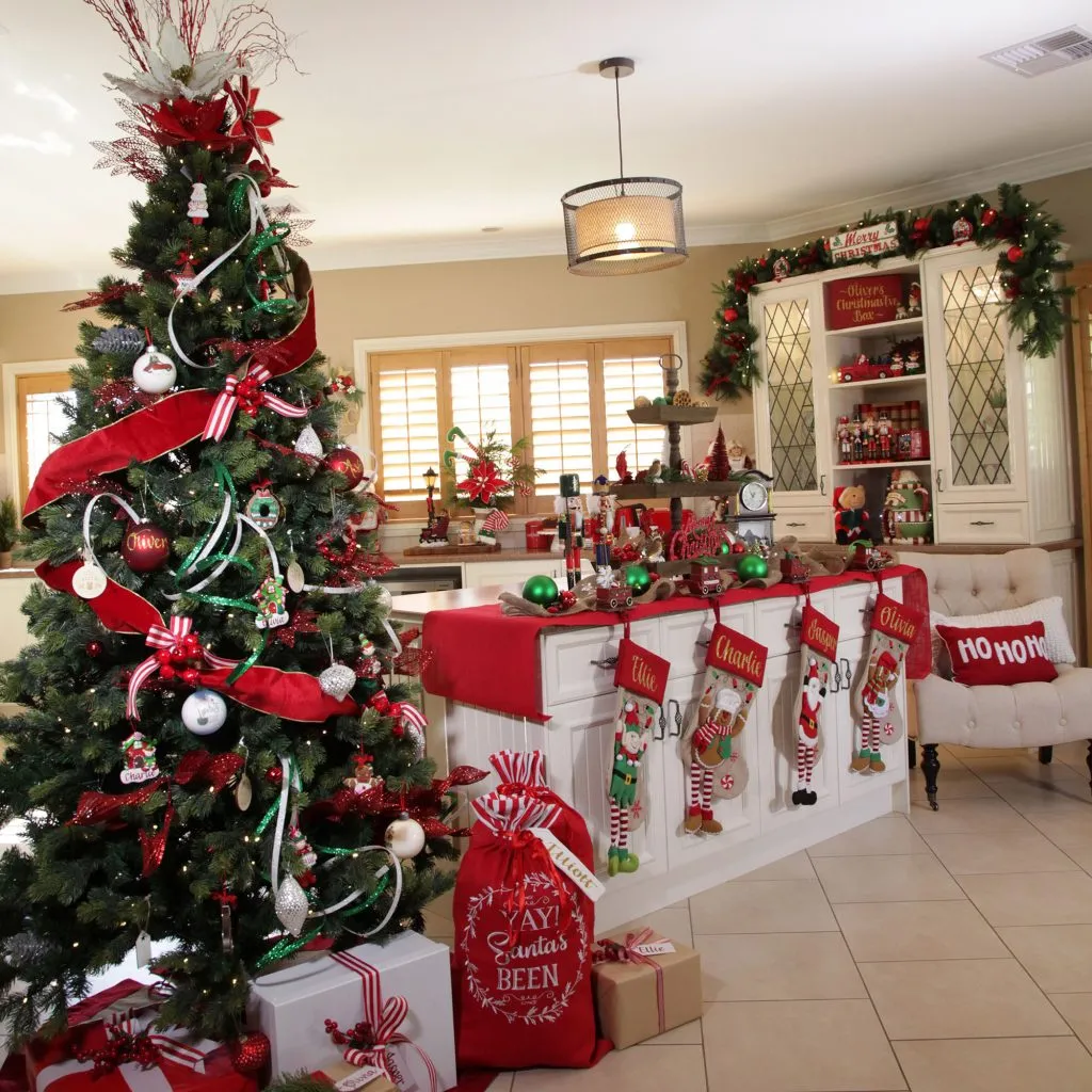 14705 christmas tableware