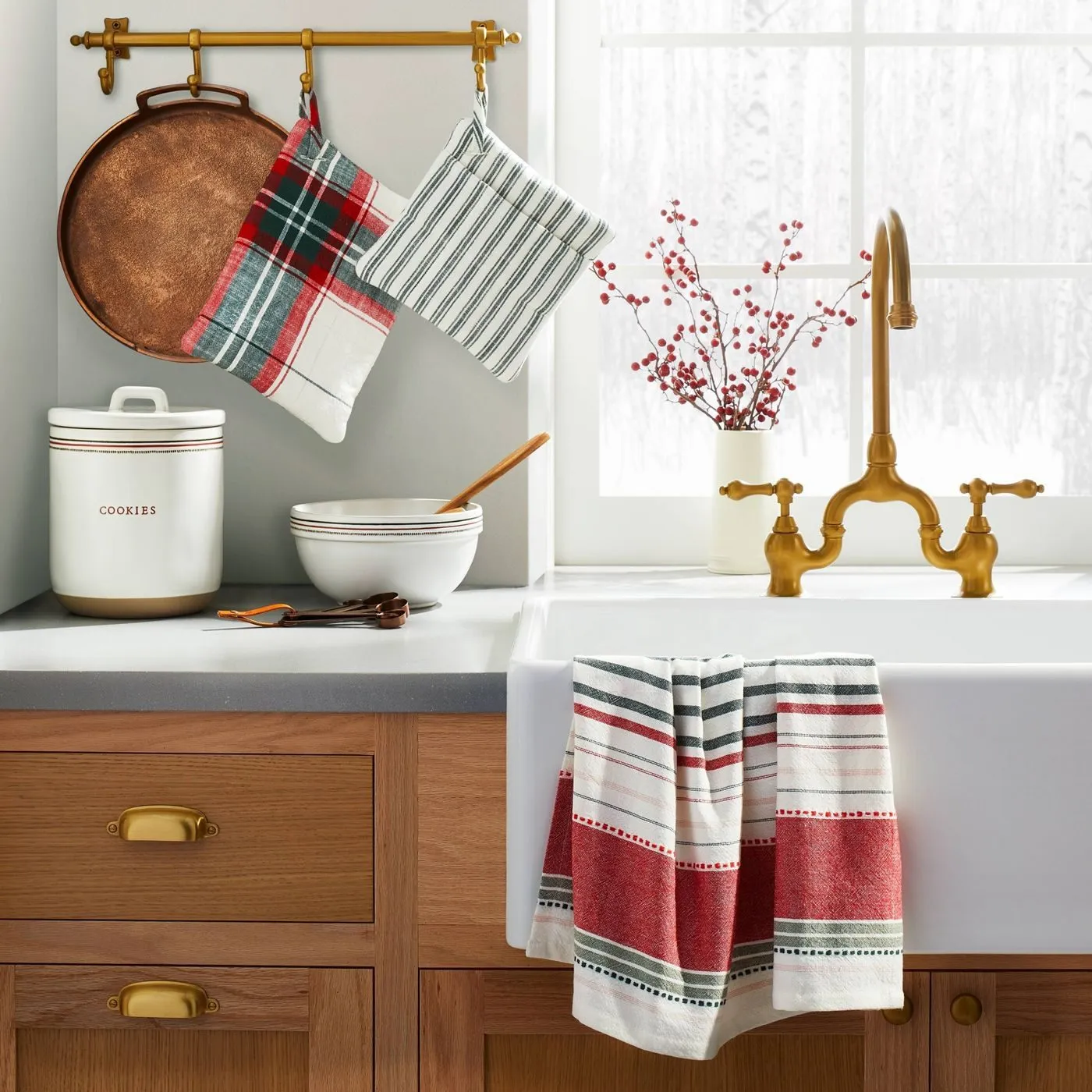 14705 modern christmas kitchen