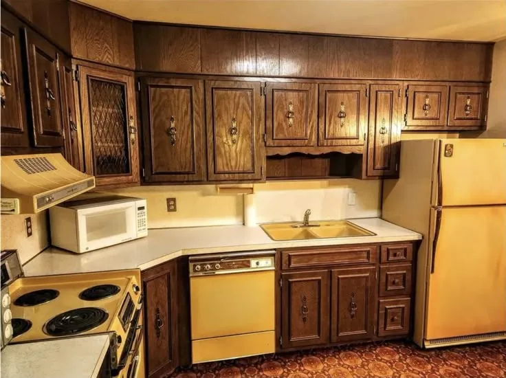 14712 70s western kitchen image3