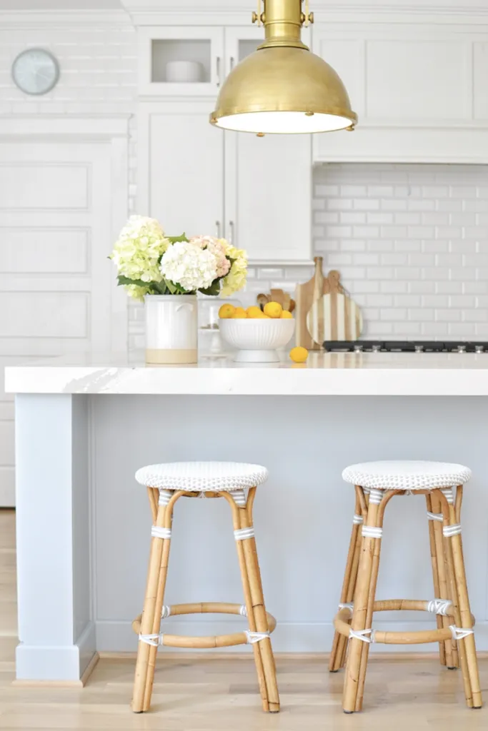 /img/14727-summer-kitchen-decor-idea-7.webp