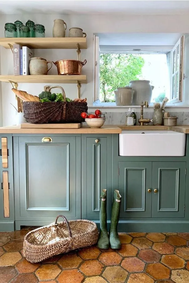 14728 farmhouse kitchen plants