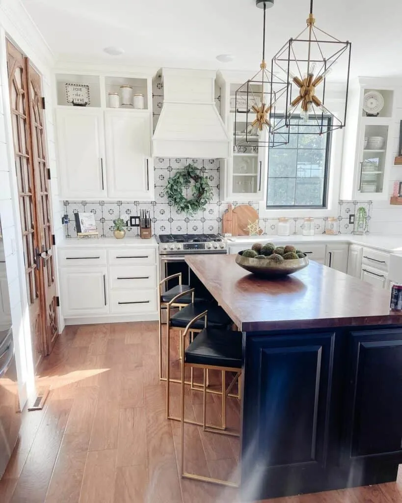14778 farmhouse kitchen wood accents