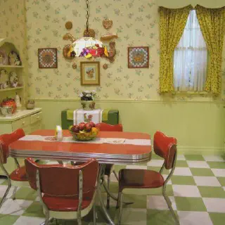 /img/14790-rustic-70s-bedroom.webp