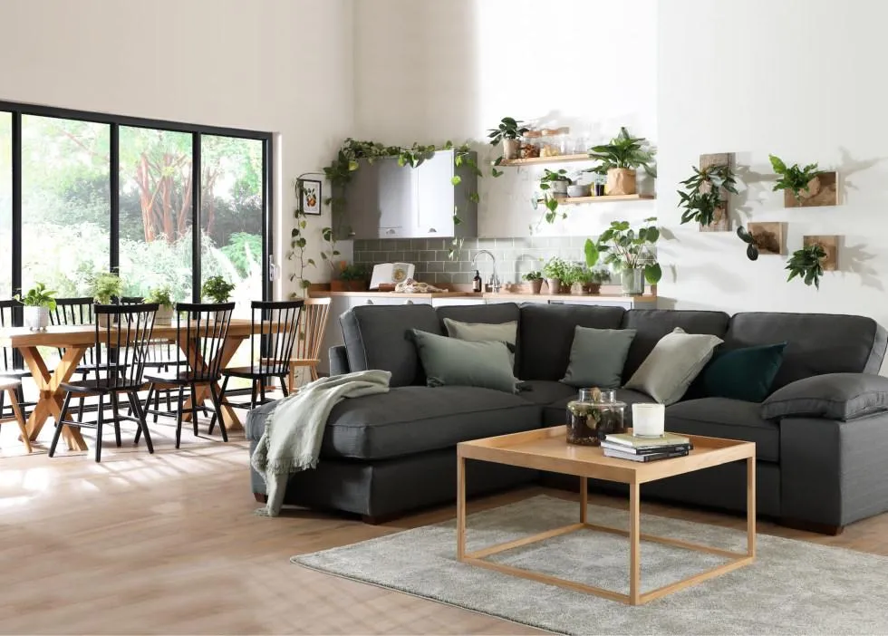 14795 open plan lounge kitchen greenery